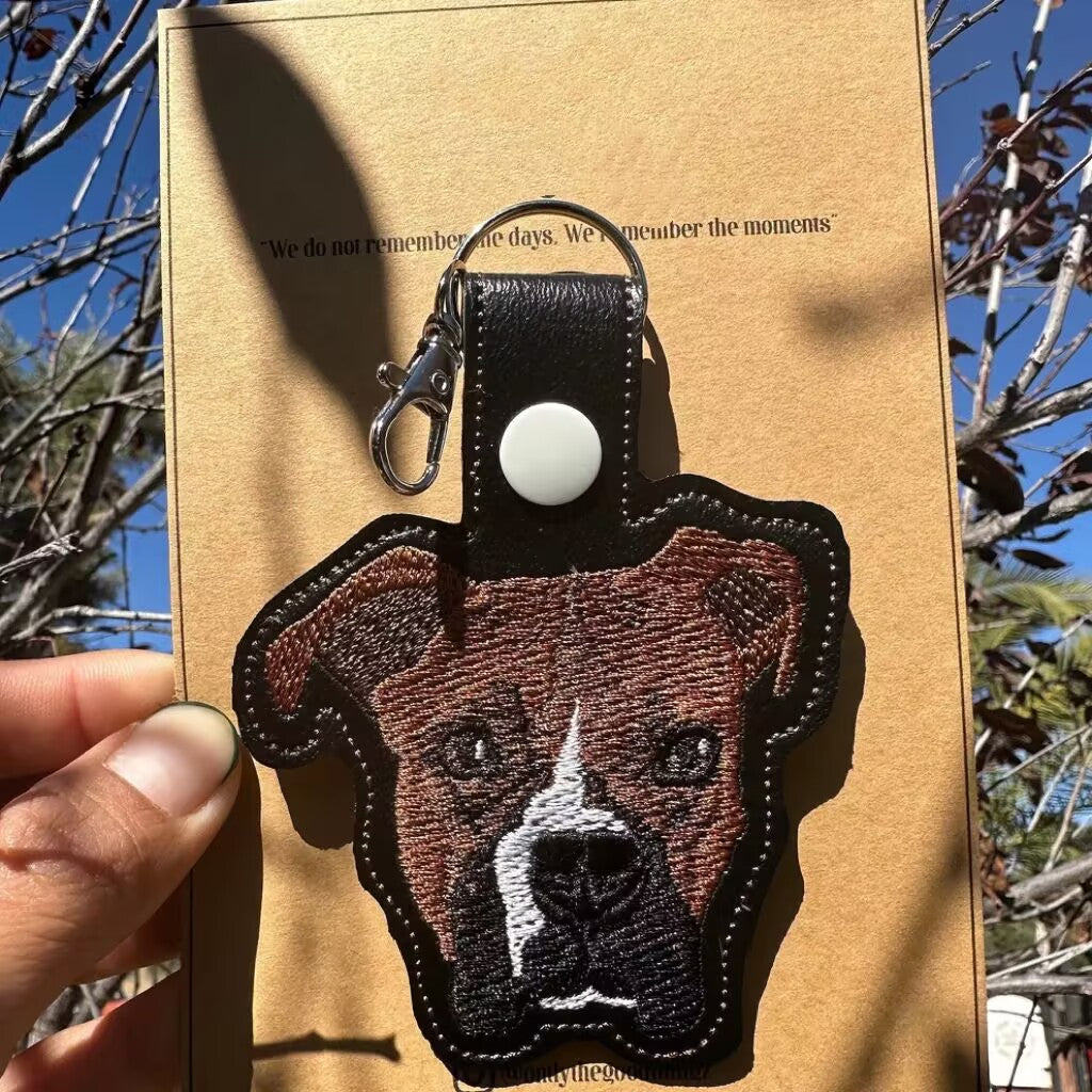 Schlüsselanhänger Mit Individueller Haustierstickerei – Personalisiertes Haustierporträt, Einzigartiges Besticktes Geschenk Für Tierliebhaber