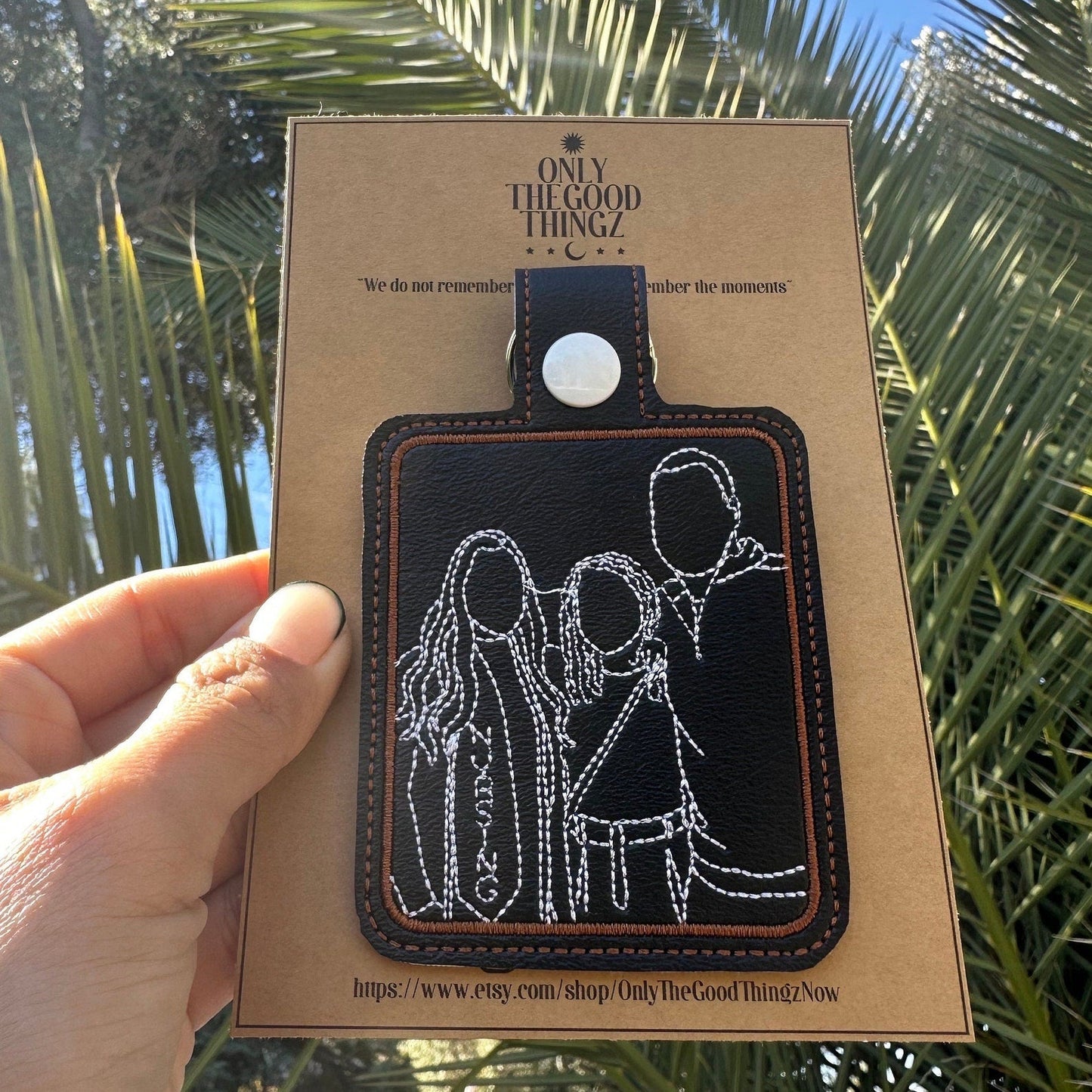 Schlüsselanhänger Mit Individueller Linienstickerei – Personalisiertes Porträt, Einzigartiges Besticktes Geschenk, Individueller Schlüsselanhänger Für Jeden Anlass