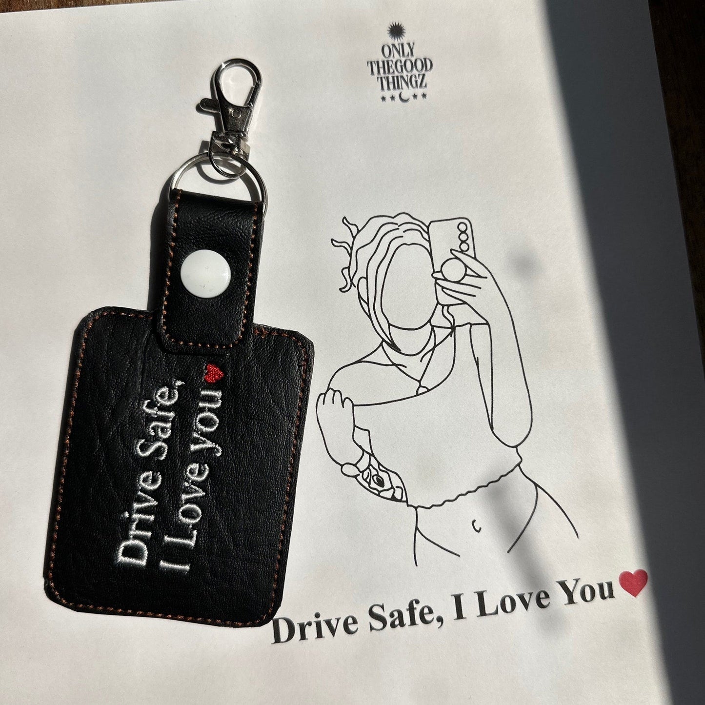 Schlüsselanhänger Mit Individueller Linienstickerei – Personalisiertes Porträt, Einzigartiges Besticktes Geschenk, Individueller Schlüsselanhänger Für Jeden Anlass