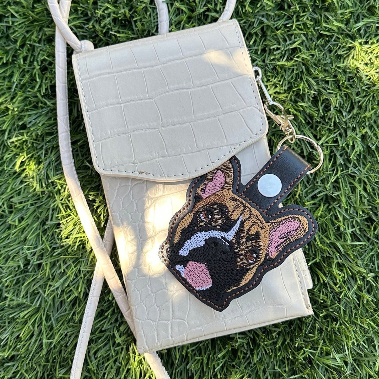 Schlüsselanhänger Mit Individueller Haustierstickerei – Personalisiertes Haustierporträt, Einzigartiges Besticktes Geschenk Für Tierliebhaber