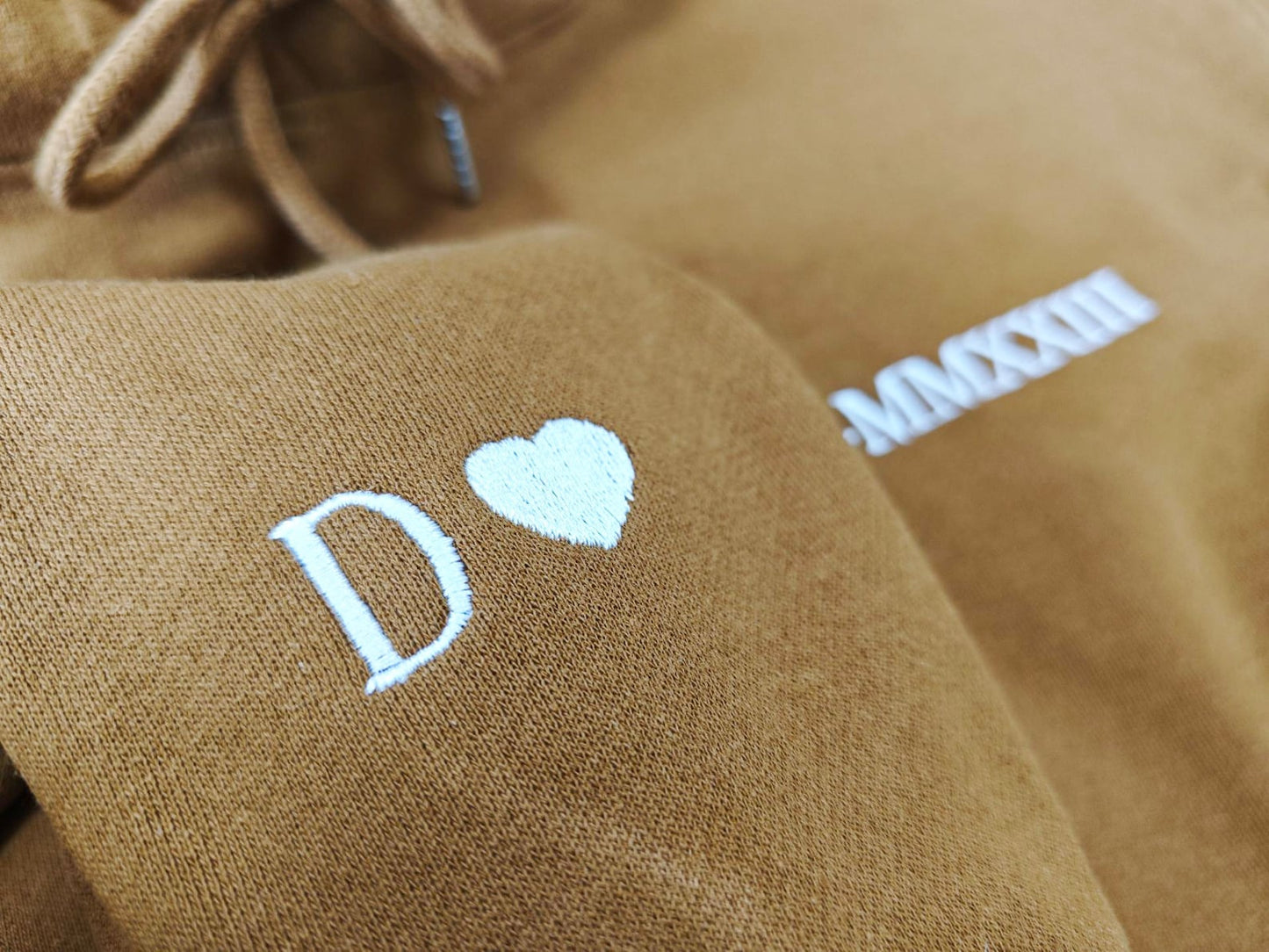 Benutzerdefinierter Bestickter Kapuzenpullover Mit Römischen Ziffern Und Initialen, Valentinstagsgeschenk, Jubiläumsgeschenk, Personalisierter Kapuzenpullover