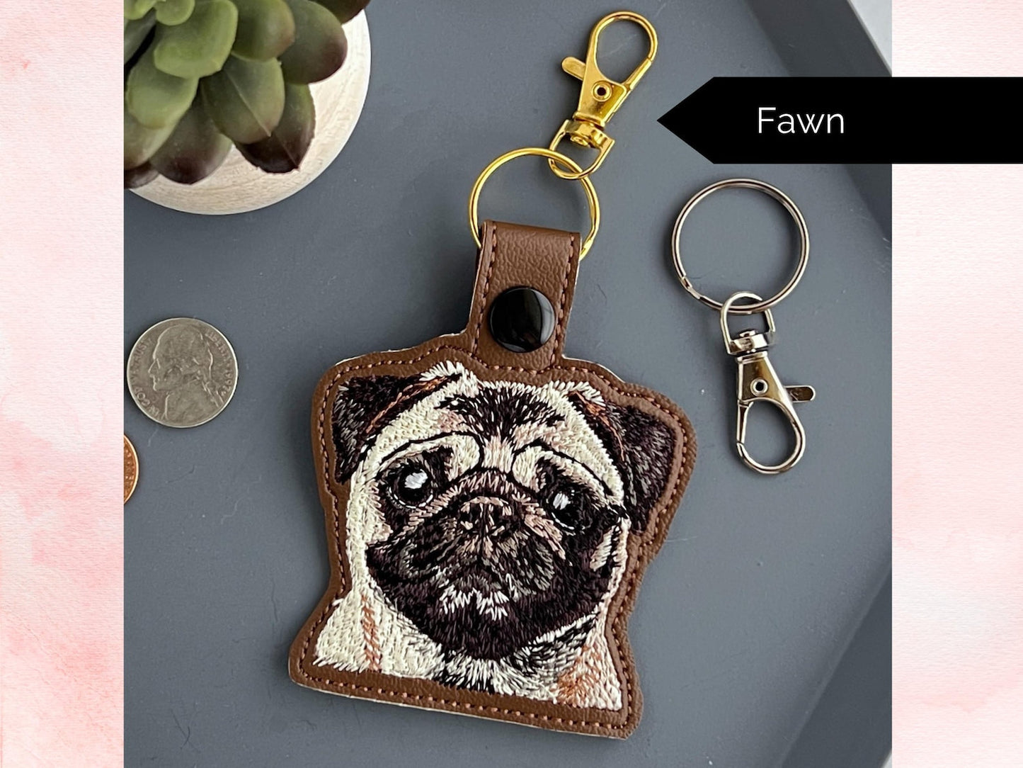 Benutzerdefinierter bestickter Mops-Schlüsselanhänger – realistischer Schlüsselanhänger aus Kunstleder, ideales Geschenk für Hundeliebhaber