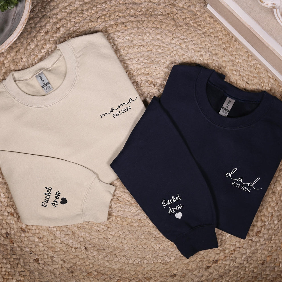 Besticktes Mama & Papa Sweatshirt, Personalisierter passender Mama Papa Hoodie mit Namen am Ärmel, Baby Shower Outfit, Neue Mama Papa Geschenke