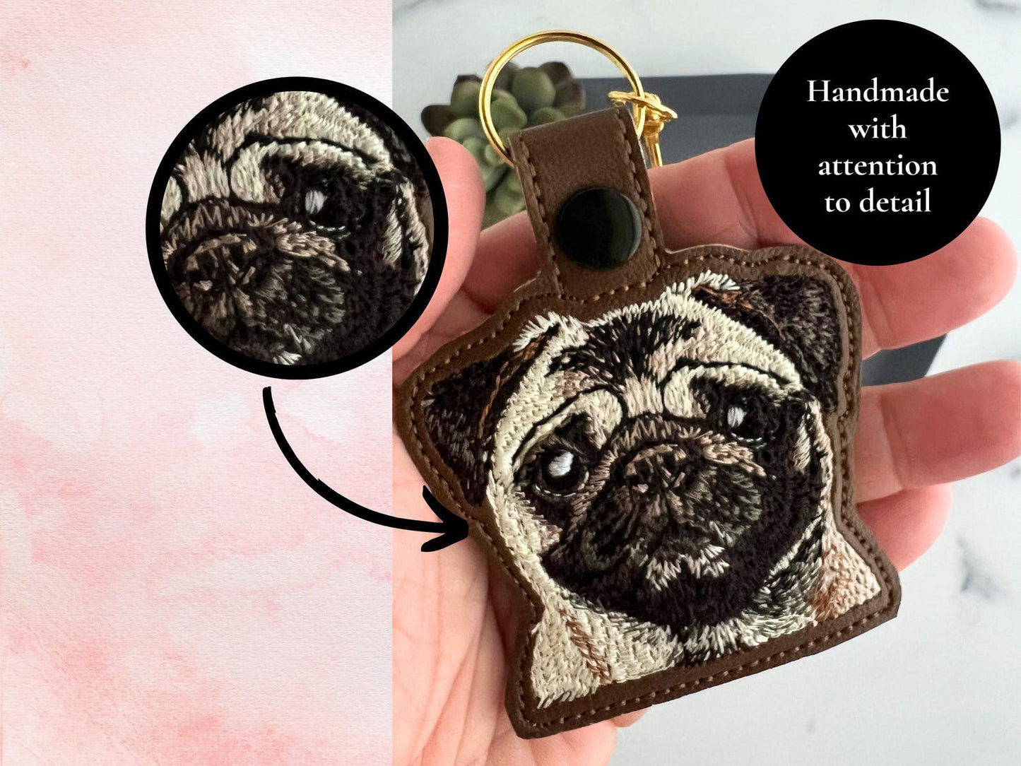 Benutzerdefinierter bestickter Mops-Schlüsselanhänger – realistischer Schlüsselanhänger aus Kunstleder, ideales Geschenk für Hundeliebhaber