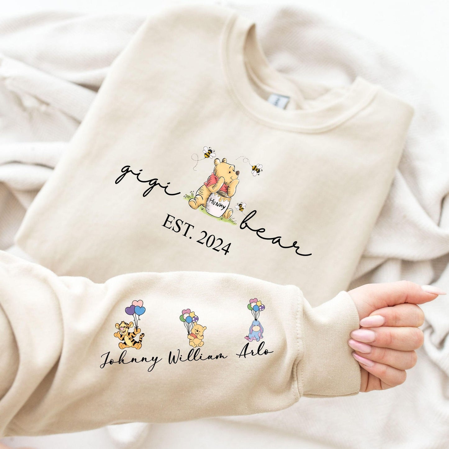 Personalisiertes Oma Bär Sweatshirt und Hoodie, Oma Est mit Enkelnamen auf Ärmel Sweatshirt, Oma Mama Mimi Sweatshirt, Geschenke Oma