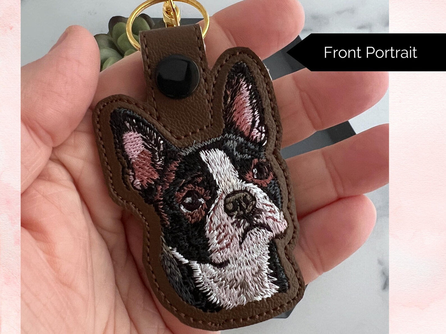 Maßgeschneiderter Bestickter Boston Terrier Schlüsselanhänger - Realistischer Schlüsselanhänger oder Taschenanhänger, Perfektes Geschenk für Hundeliebhaber