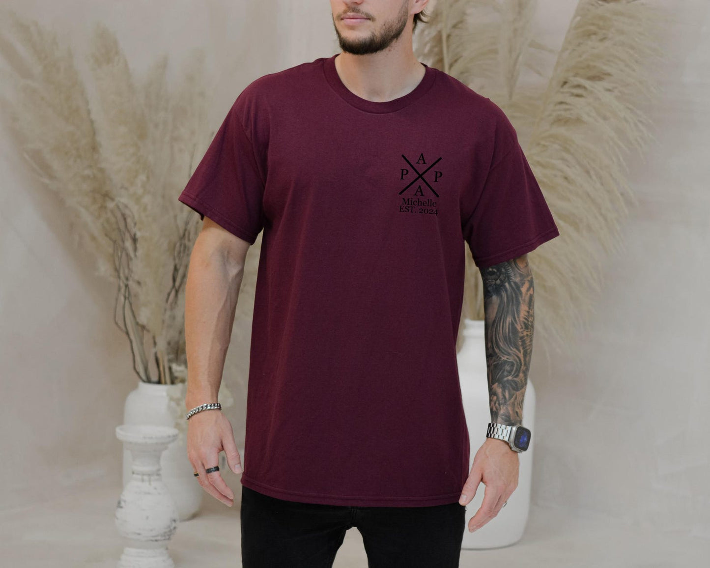 Personalisiertes Papa T-Shirt mit Namen und Geburtsjahren der Kinder - das perfekte Vatertags- und Geburtstagsgeschenk. Geschenkidee für Papa.