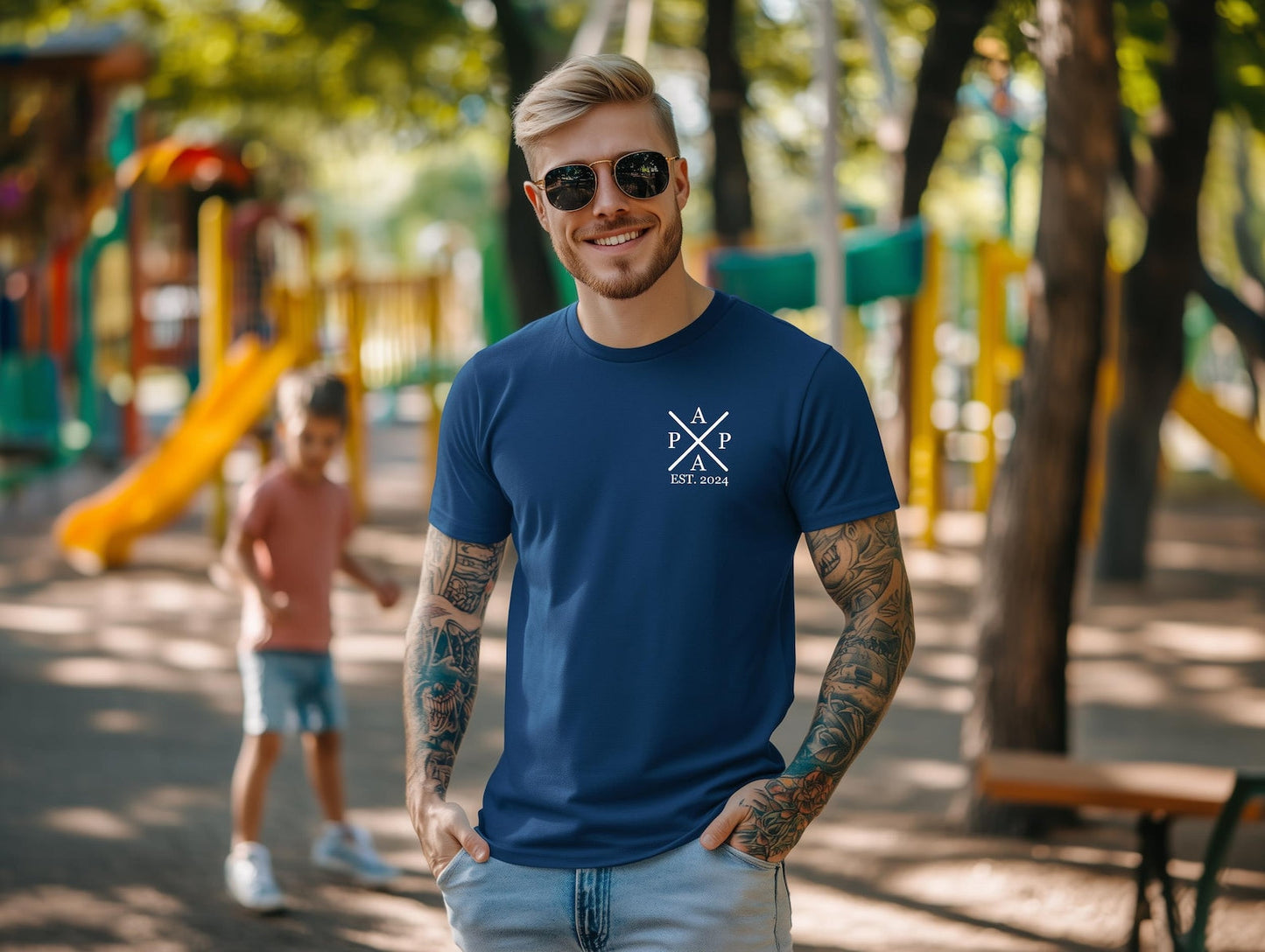 Personalisiertes Papa T-Shirt mit Namen und Geburtsjahren der Kinder - das perfekte Vatertags- und Geburtstagsgeschenk. Geschenkidee für Papa.