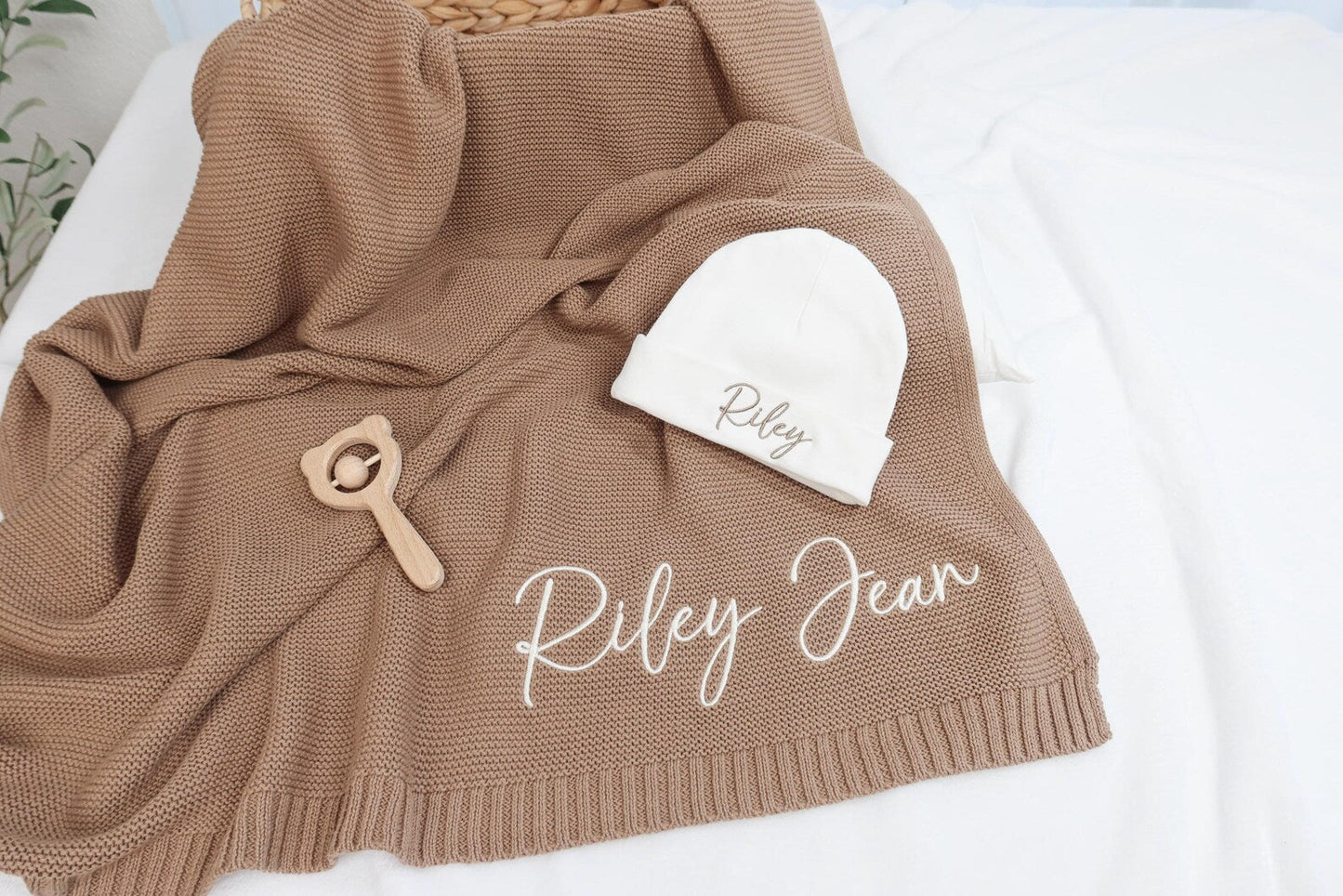 Perfektes Geschenk zur Babyparty - Personalisierte Babydecke mit besticktem Namen