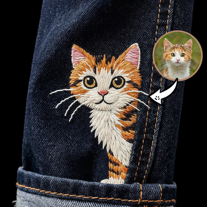Jeans mit individuell besticktem Haustierporträt – Personalisiertes Geschenk für Tierliebhaber – Hundedenkmal – Katzenandenken – Von Ihrem Foto.
