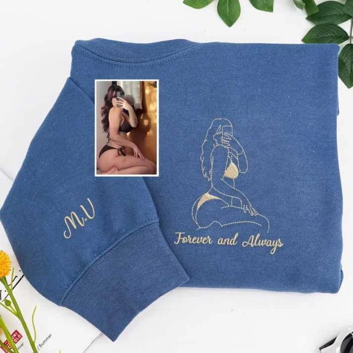 Personalisierter Partner-Hoodie mit Liebesstickerei – Einzigartiges Erinnerungsstück für besondere Tage