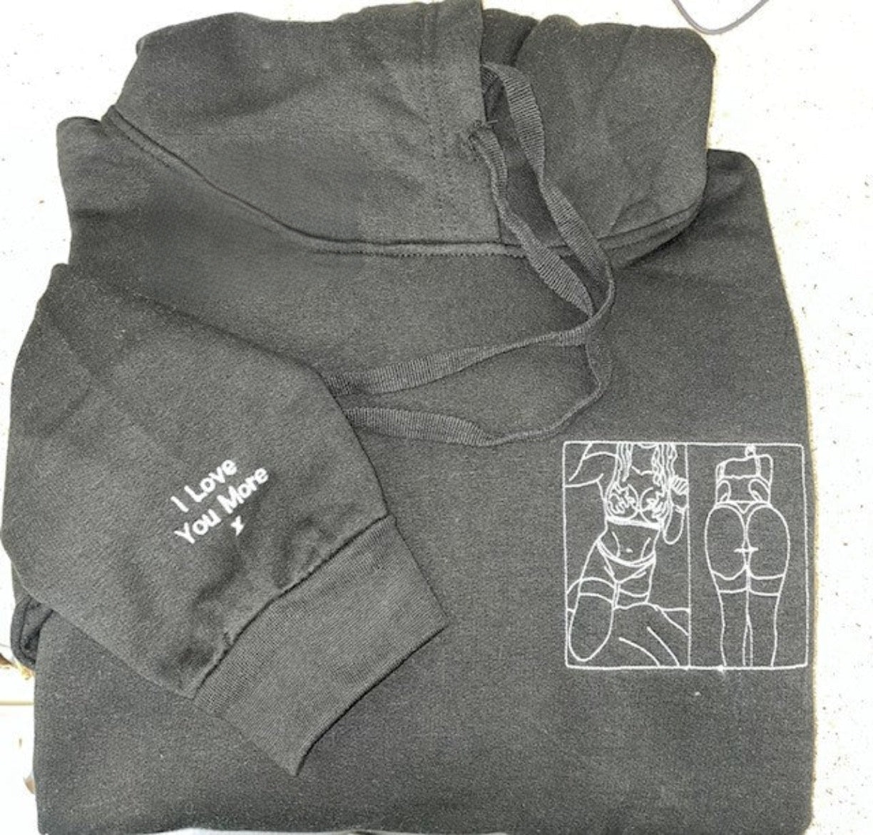 Personalisierter Partner-Hoodie mit Liebesstickerei – Einzigartiges Erinnerungsstück für besondere Tage
