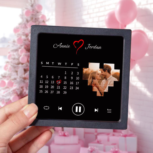 Ein individueller Album-Kühlschrankmagnet kann Lieder abspielen und die Lautstärke für Paare anpassen. Personalisierter Musik-Kühlschrankmagnet