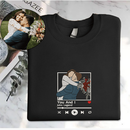 Valentinstag-Special: Bestickte Hoodies für Paare mit personalisierten Filzherzen