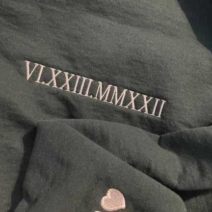 Individuell besticktes Paar-Sweatshirt mit römischen Ziffern und Datum