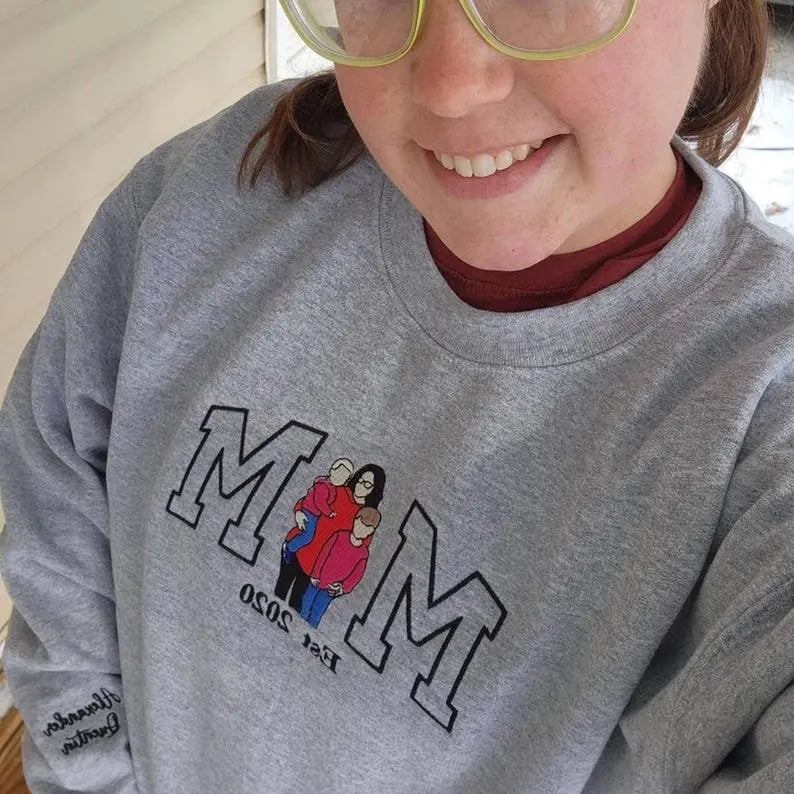 Familienporträt Kapuzenpullover personalisierter Sweater mit Kindernamen passendes Familienoutfit