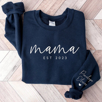 Minimalistisches Mama Sweatshirt mit Datum und Kindernamen