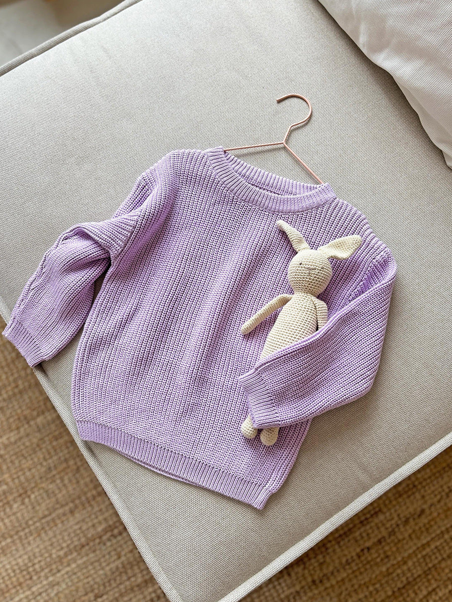 Strickpullover im Handmade-Look für Babys – Individuell bestickter Name, Unisex-Kleinkindmode