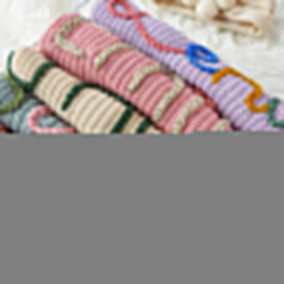 Personalisiertes Babygeschenk – Bestickter Kinderpullover mit Namen, Einzigartig & Herzerwärmend