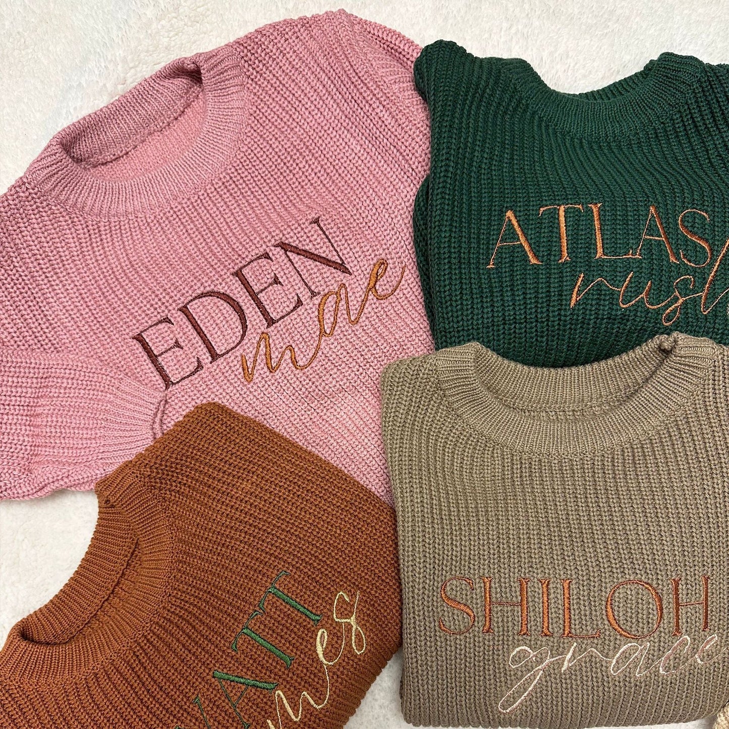 Weicher Strickpullover für Babys – Pullover mit individuell besticktem Namen für gemütliche Kleinkinder-Outfits