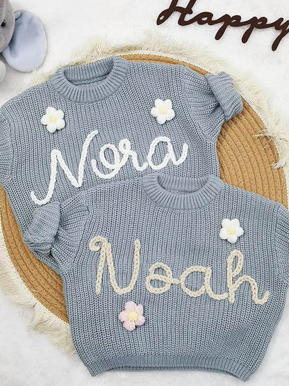 Superweicher Baby-Strickpullover – Personalisierter Kapuzenpulli mit Namen