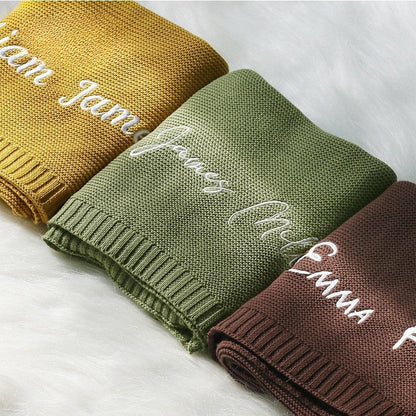 Babydecke mit Namen für Kinderwagen, Bettchen & Bodenzeit - Weicher Baumwollstrick