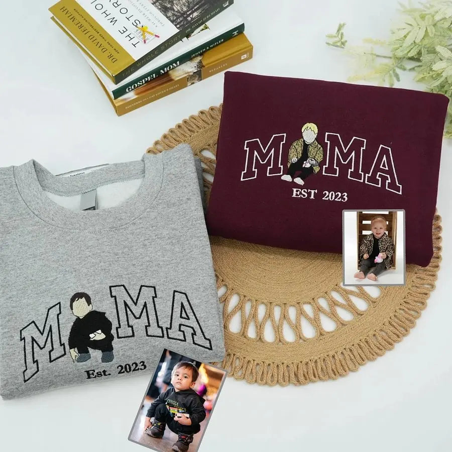 Familienporträt Kapuzenpullover personalisierter Sweater mit Kindernamen passendes Familienoutfit