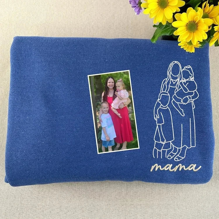 Personalisiertes, besticktes Sweatshirt zum Muttertag | Foto in Stickerei verwandeln – Einzigartiges Geschenk für Mama