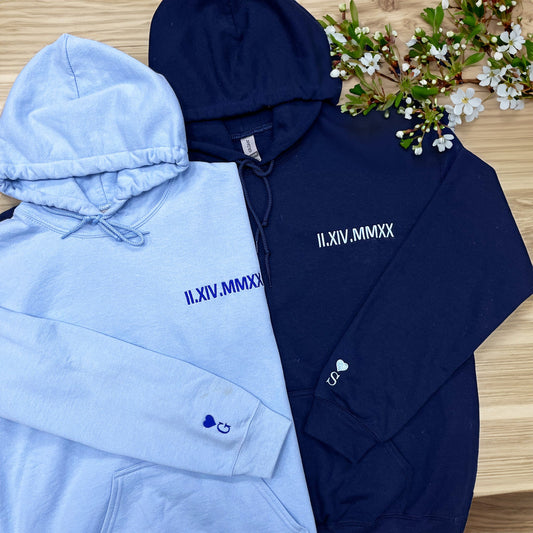 Individuell bestickter Jubiläums-Sweatshirt-Hoodie, römische Ziffern-Datums-Paar-Hoodie, Valentinstagsgeschenk, Geschenke für Sie für Ihn