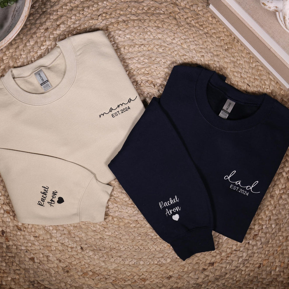 Besticktes Mama & Papa Sweatshirt, Personalisierter passender Mama Papa Hoodie mit Namen am Ärmel, Baby Shower Outfit, Neue Mama Papa Geschenke