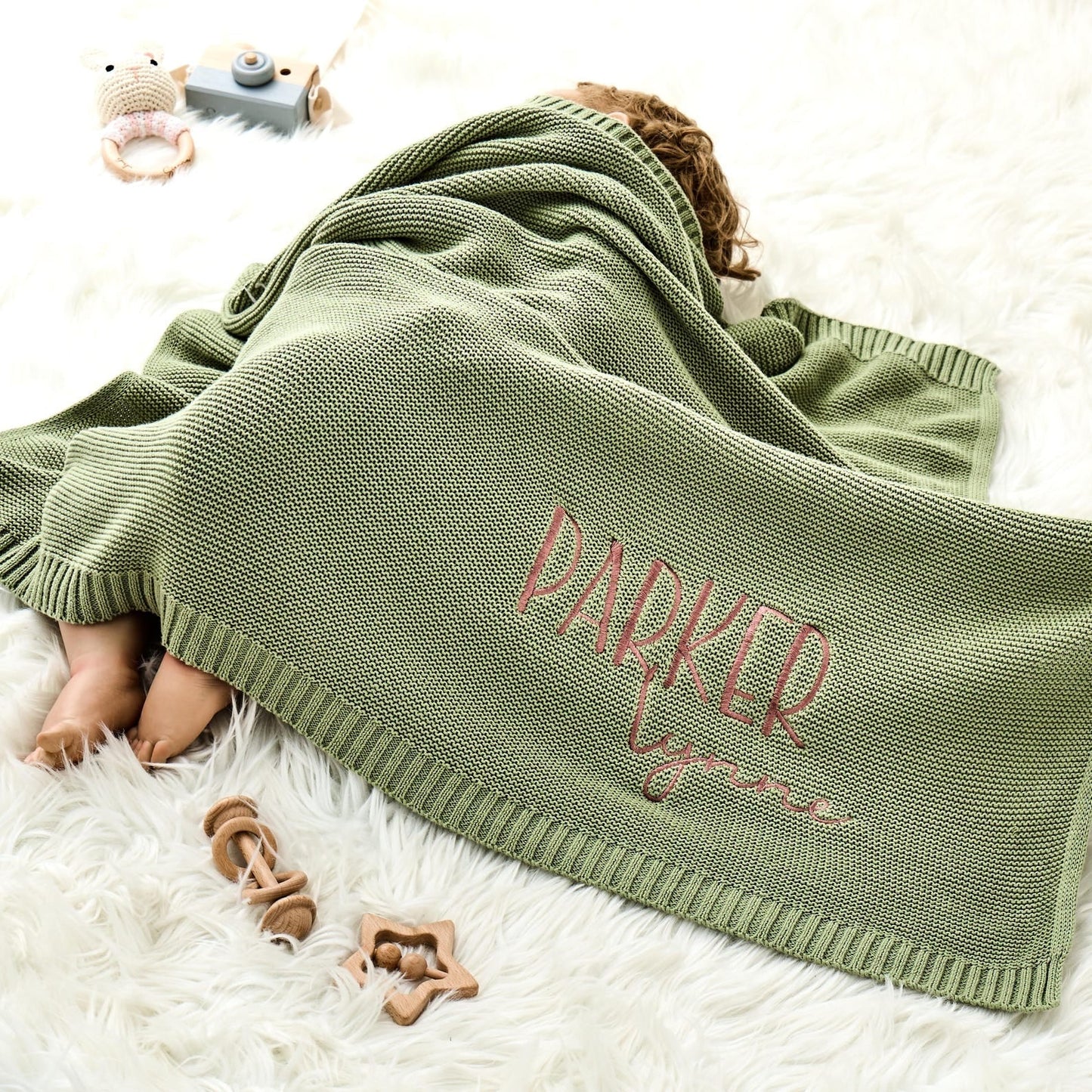 Individuelle Babydecke - Maßgeschneidert mit Namensstickerei, weich und kuschelig