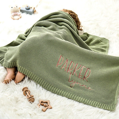 Individuelle Babydecke - Maßgeschneidert mit Namensstickerei, weich und kuschelig