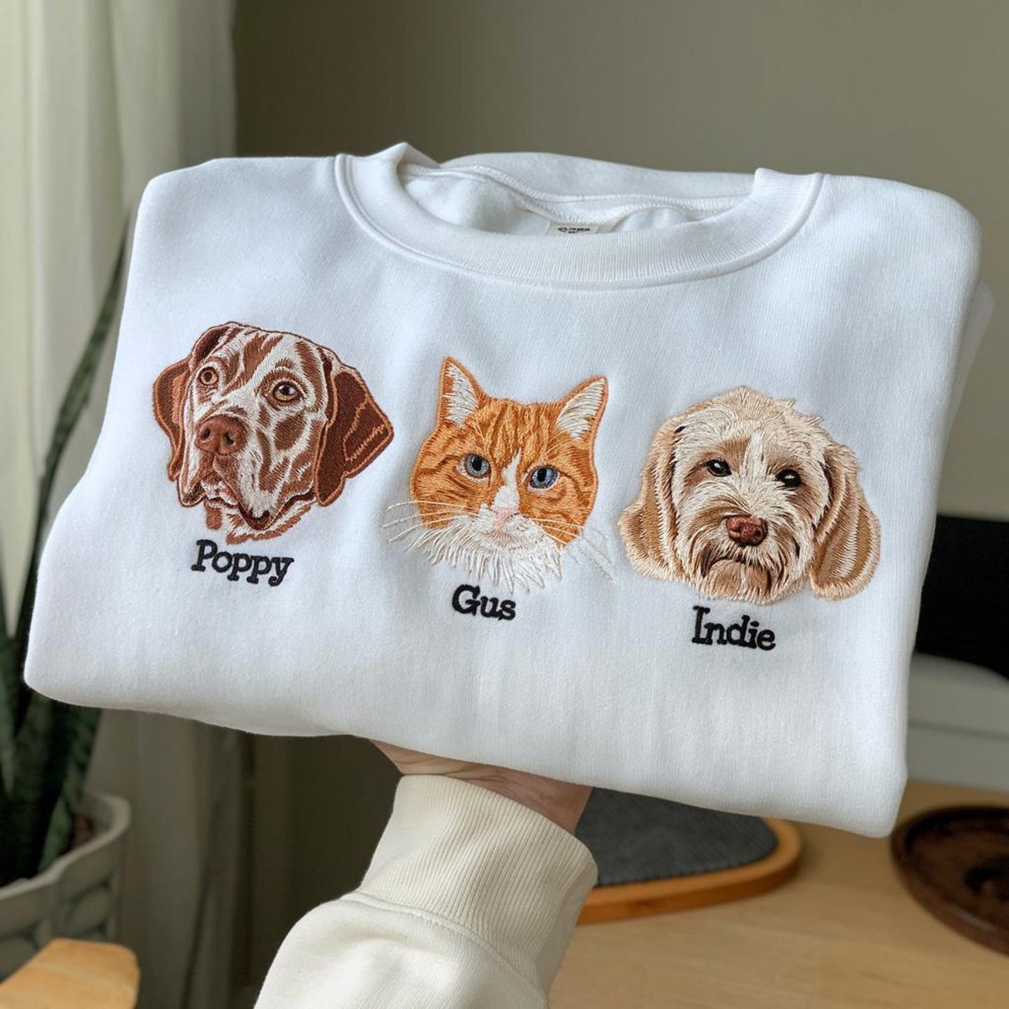 Personalisierter bestickter Haustierpullover mit Namen & Porträt – Geschenk für Hunde- & Katzenliebhaber