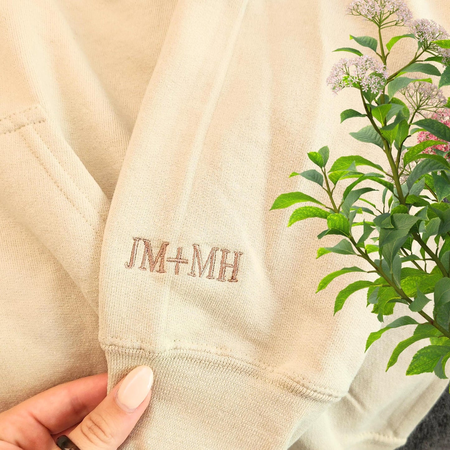 Hoodie mit besticktem Pärchenporträt, personalisiertes Sweatshirt nach Foto, liebevolles Geschenk