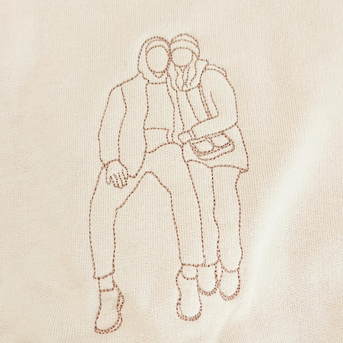 Hoodie mit besticktem Pärchenporträt, personalisiertes Sweatshirt nach Foto, liebevolles Geschenk