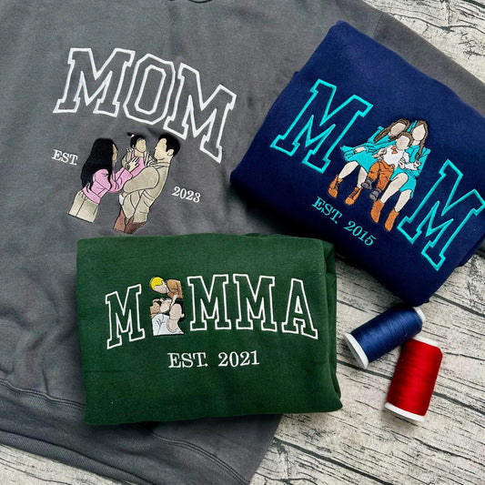 Mamas personalisiertes Porträt-Sweatshirt – Besticktes Muttertagsgeschenk, erhältlich in allen Größen