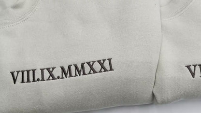 Individuell bestickter Jubiläums-Sweatshirt-Hoodie, römische Ziffern-Datums-Paar-Hoodie, Valentinstagsgeschenk, Geschenke für Sie für Ihn